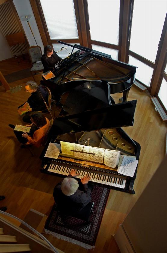Wolfgang Arnold und Irina Gontscharow-Arnold beim Musizieren